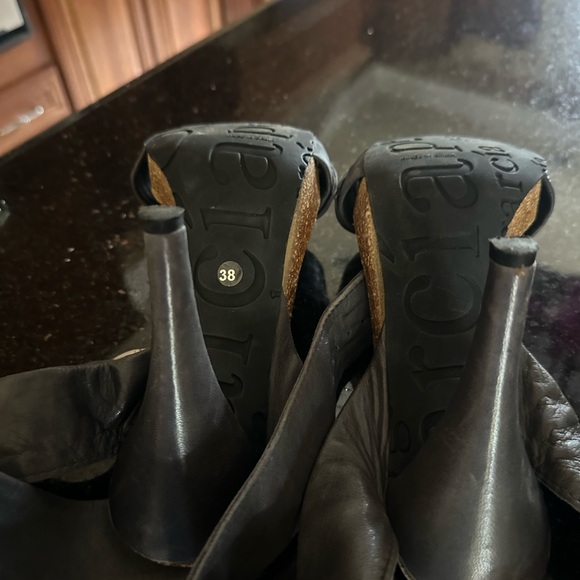 Pedro Garcia Grey Leather Heels - size 8 - Picture 10 of 10